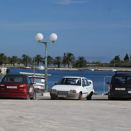 Double Vis 3034a بيت ضيافة 3*